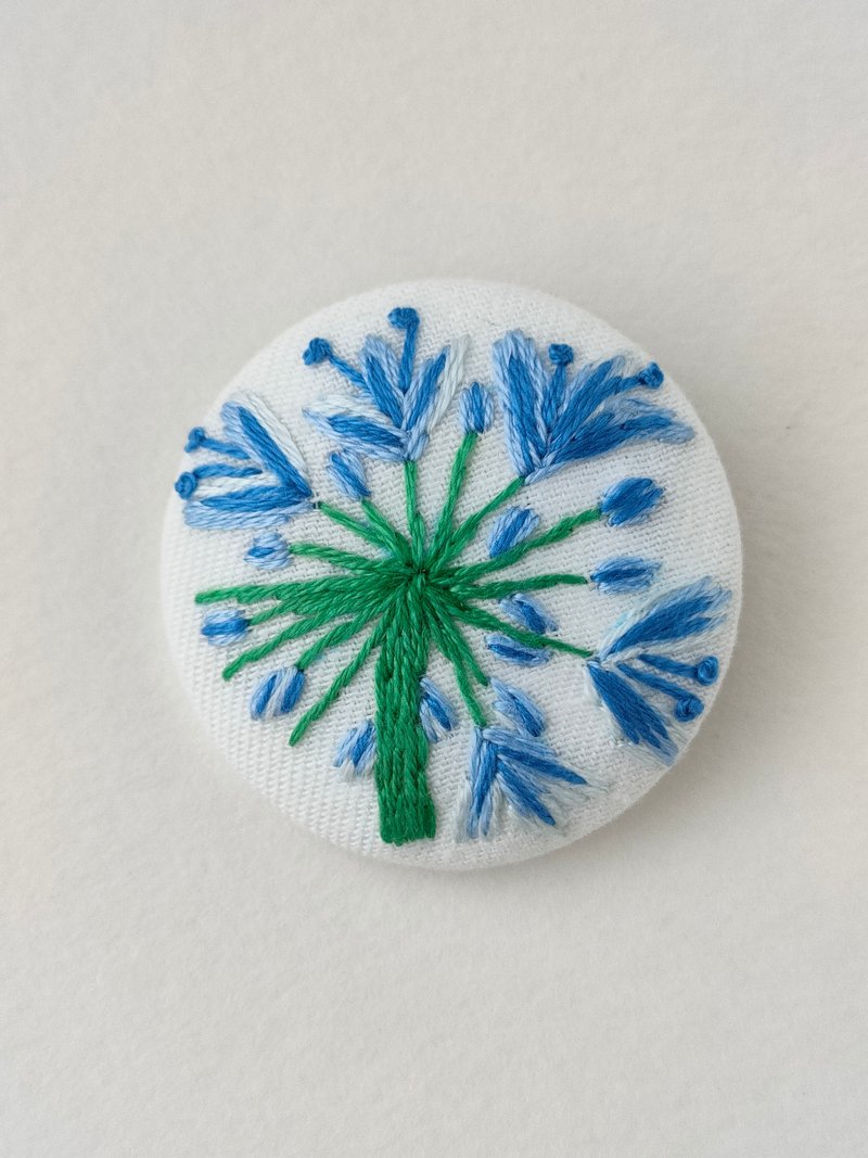 アガパンサスの刺繍ブローチ - 胸針 - 棉．麻 藍色