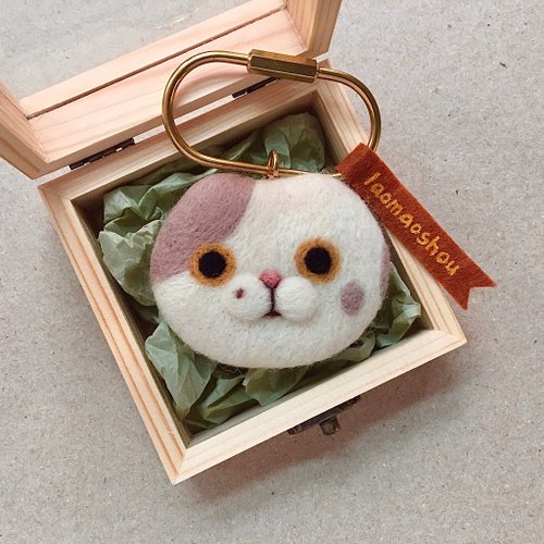 羊毛フェルト３匹の宝石猫キーホルダー【ハンドメイド 羊毛フェルト3匹の宝石猫キーホルダー【ハンドメイド キーホルダー