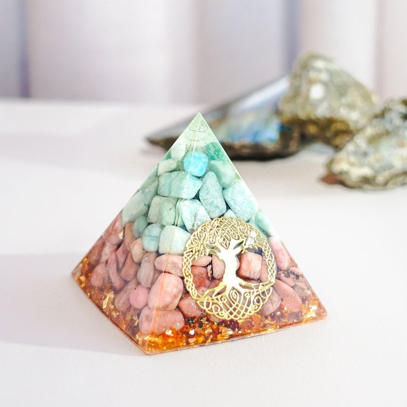 【薔薇石、天河石】奧根水晶能量金字塔Orgonite 6x6 cm - 擺飾/家飾品 - 水晶 多色