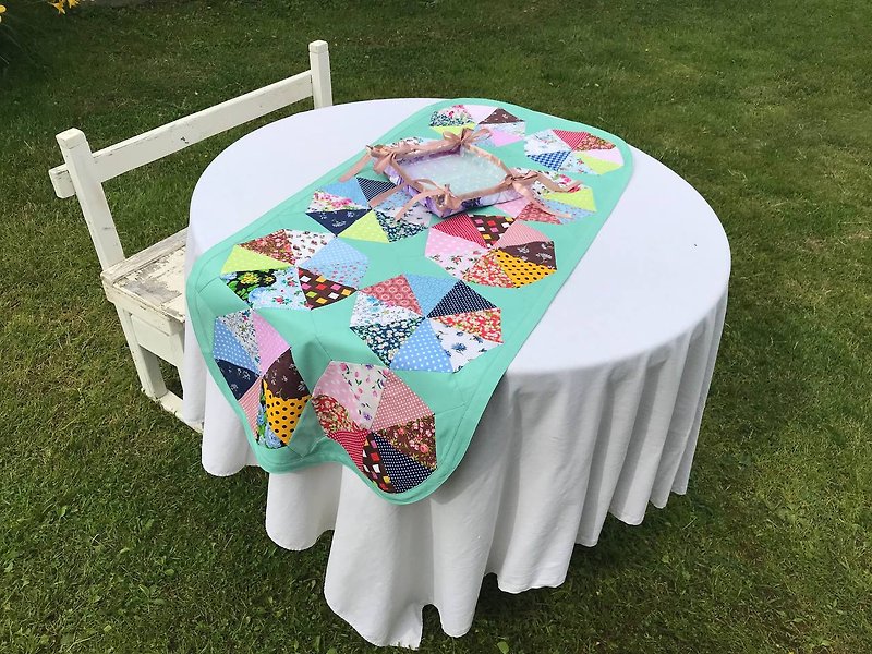 Patchwork Tablecloth Reversible/Spring Table Runner/Flower Tabletop/Dining Cloth