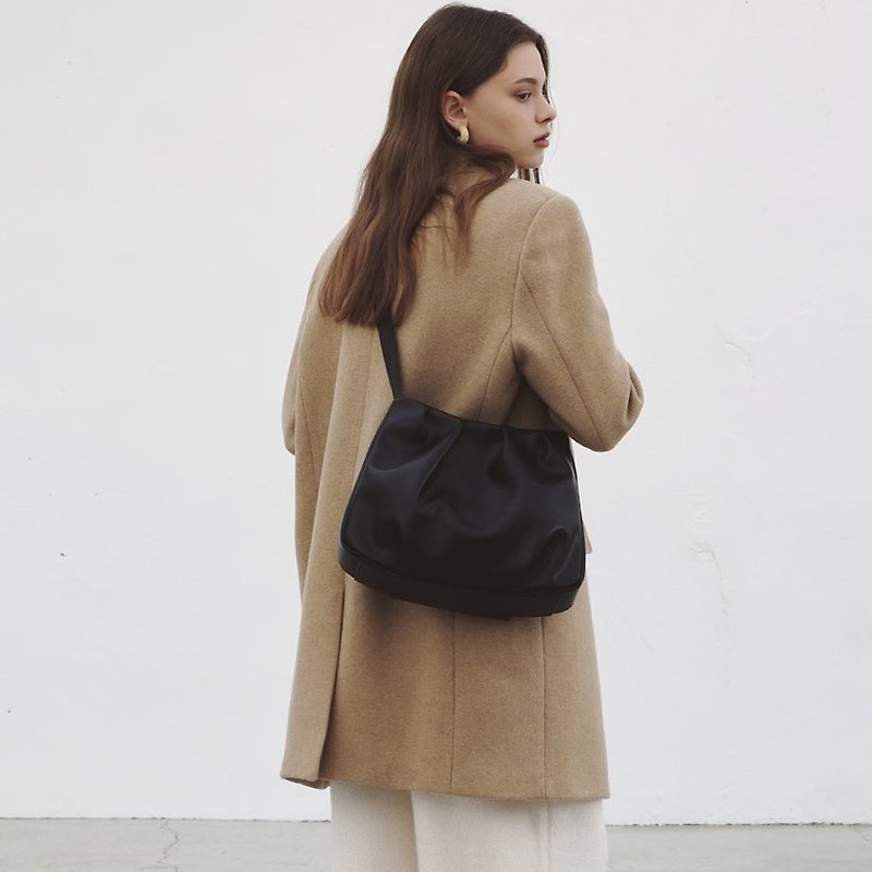 韓國製 MUR Bonnet Bag Vegan Leather 包包 (Black) - 側背包/斜背包 - 環保材質 