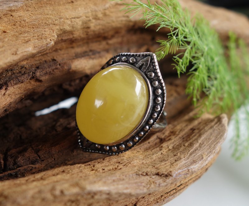 Amber natural chicken fat yellow Wax ring 3.9 grams non-second generation amber S925 Silver ring mouth natural - General Rings - Semi-Precious Stones Yellow