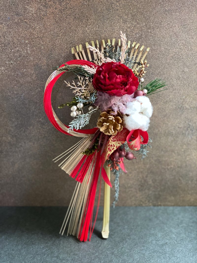 Bear hand note for wealth and luck, everlasting flowers with rope, new year wreath, wall hanging flower string - Dried Flowers & Bouquets - Plants & Flowers Red