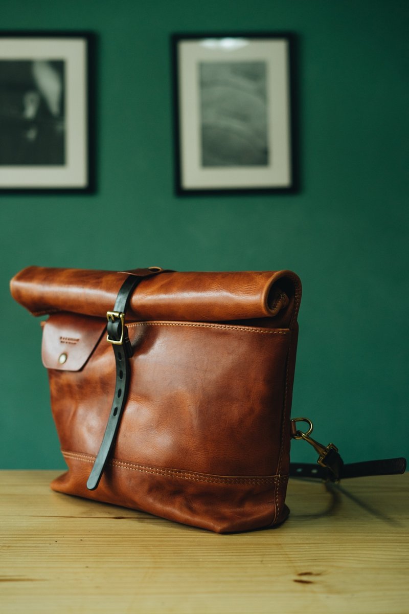 Dong messenger bag, Roll top messenger bag (Handmade) - 側背包/斜背包 - 真皮 多色