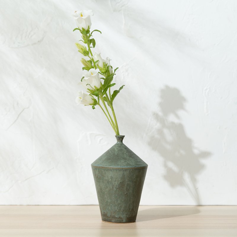 手造花器－細口日式花瓶 - 花瓶/陶器 - 陶 藍色