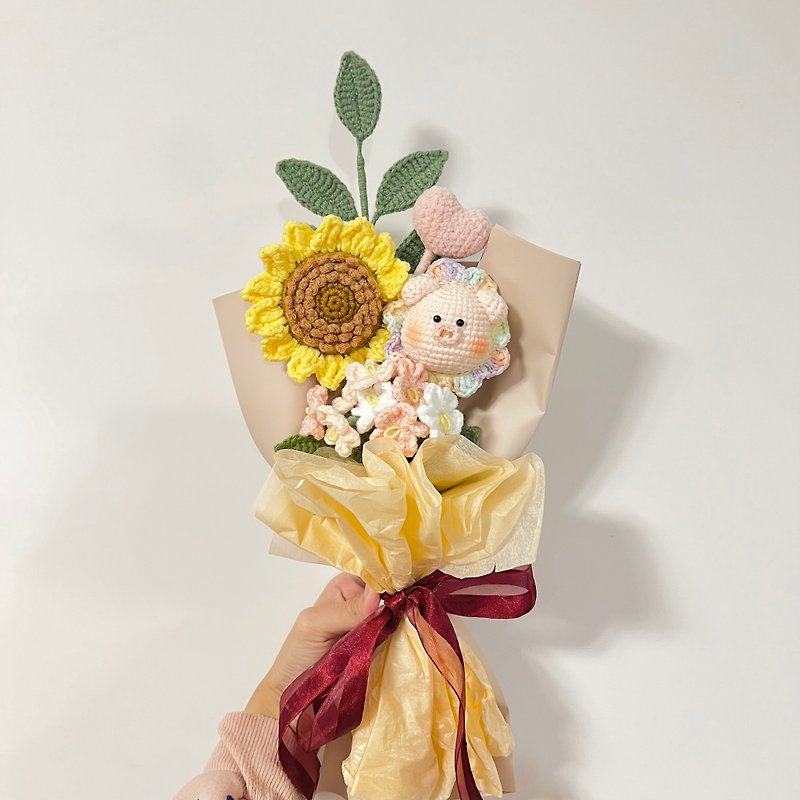 Crochet Sunflower Pig Bouquet - ช่อดอกไม้แห้ง - ผ้าฝ้าย/ผ้าลินิน หลากหลายสี