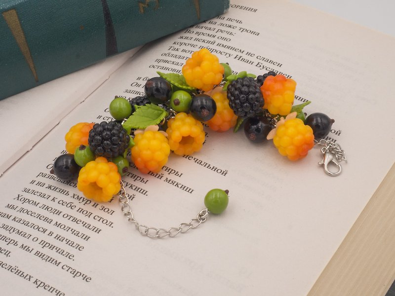 Dainty bracelet Polymer clay jewelry Cloudberry Blackberry - Bracelets - Other Materials Multicolor