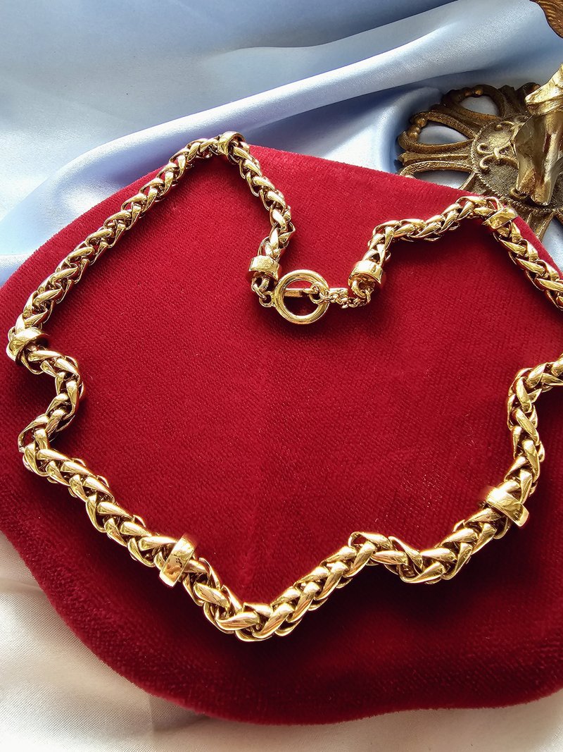 Jin Yang interlaced personality hinge necklace / retro jewelry vintage Western antique jewelry - Necklaces - Other Metals 