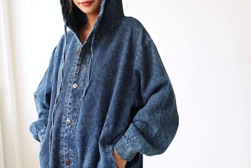 Hand-dyed blue faux denim loose casual hooded top jacket - เสื้อผู้หญิง - ผ้าฝ้าย/ผ้าลินิน สีน้ำเงิน