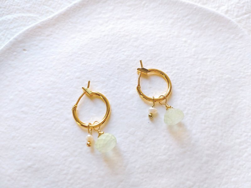 Gemstone Earrings & Clip-ons - Prehnite natural stone crystal x mini pearl earring