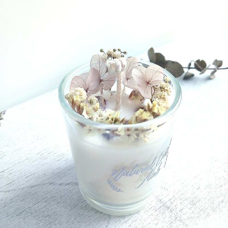 Dried flower candles in glass | Natural Soywax Candle | birthday gift - เทียน/เชิงเทียน - แก้ว สีกากี