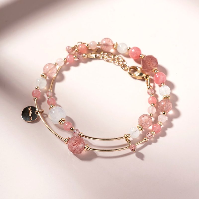 Strawberry crystal Stone moonstone 14K gold-filled double circle crystal bracelet gift peach blossom bracelet - สร้อยข้อมือ - คริสตัล สีแดง