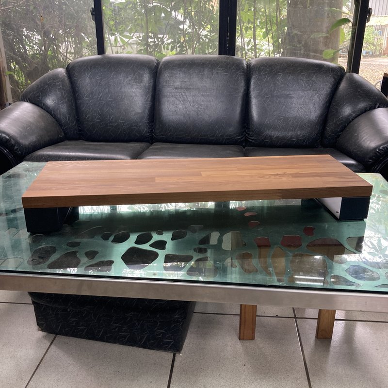 The extra-large strip screen stand can also be used as a display stand, a double-screen monitor stand, and a TV stand. - Items for Display - Other Metals Brown