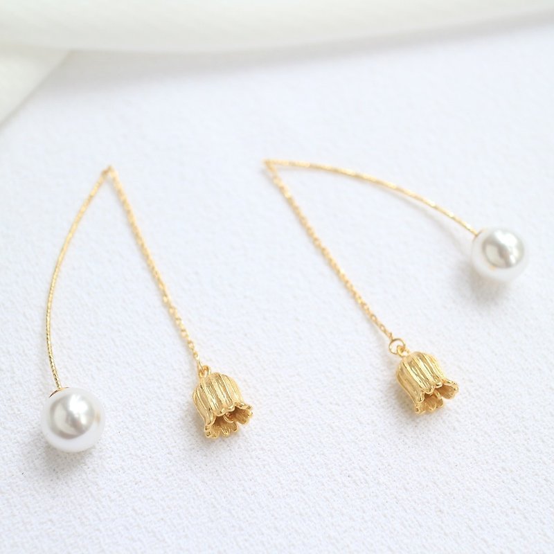 18kgf petal flower pearl romantic simple long drop earrings - Earrings & Clip-ons - Other Metals Gold