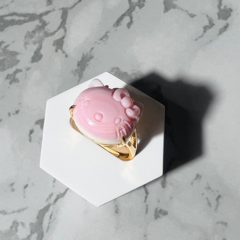 Queen Belle Hello Kitty Ring - General Rings - Shell Pink