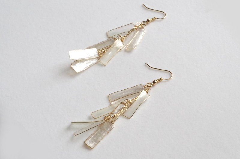 Manicure Art Strip Earrings・Blanc・Gold - Earrings & Clip-ons - Other Materials White