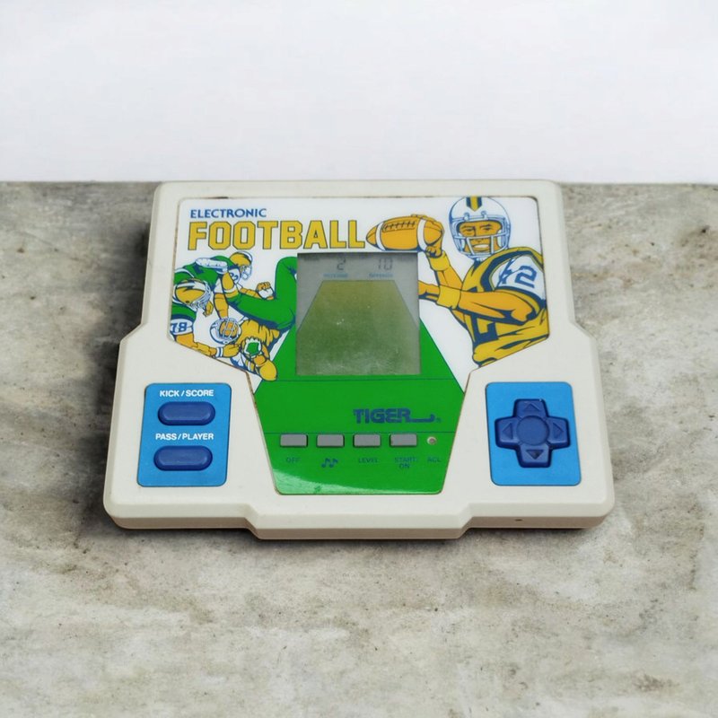 遊戲機 五成新 Tiger 老虎 FootBall 美式足球 橄欖球 遊戲 - 科技小物 - 塑膠 白色
