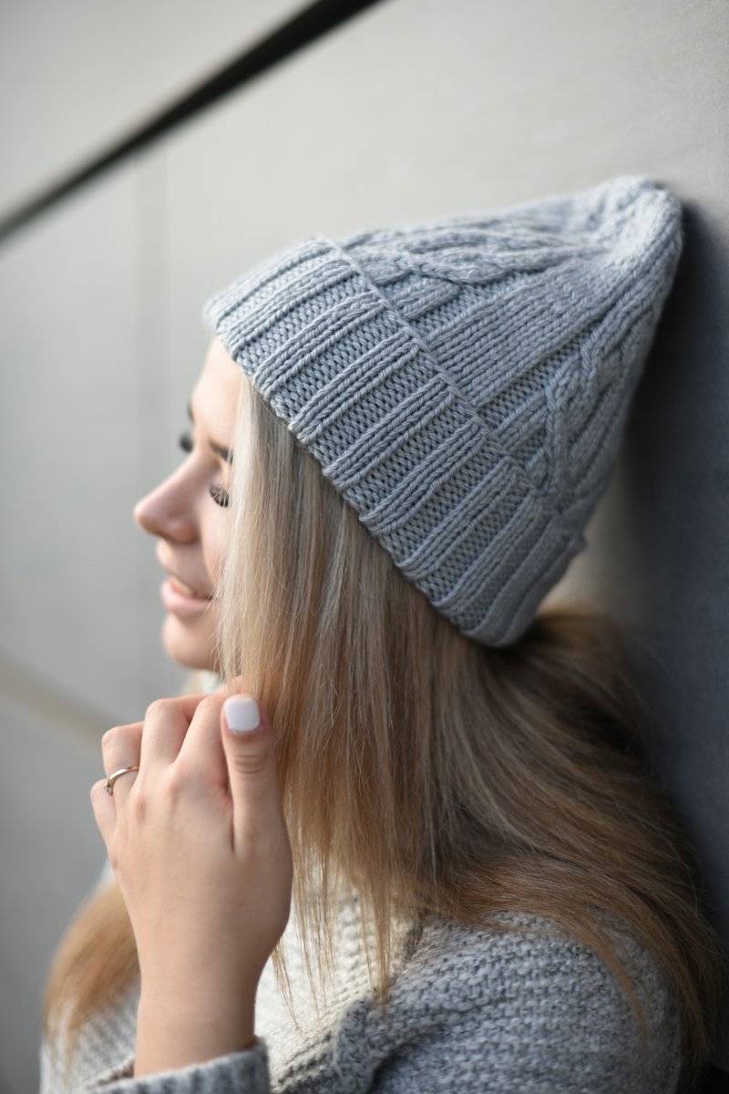 Warm knitted handmade hat/ different colors | レディース帽子 - 帽子 - 其他材質 多色