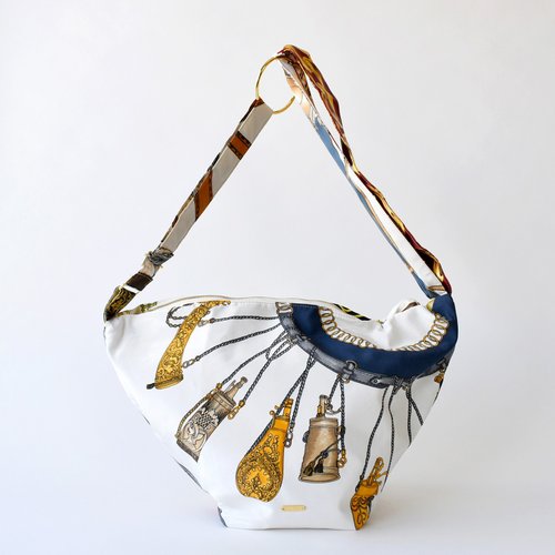 SEAUSE Beach Bag ; Upcycled bags from used and discarded fishing