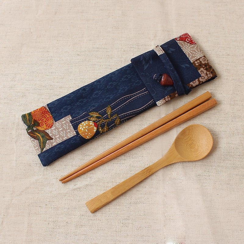 Retro Chinese style elements-blue eco-friendly chopsticks cover storage bag - ตะเกียบ - ผ้าฝ้าย/ผ้าลินิน สีน้ำเงิน