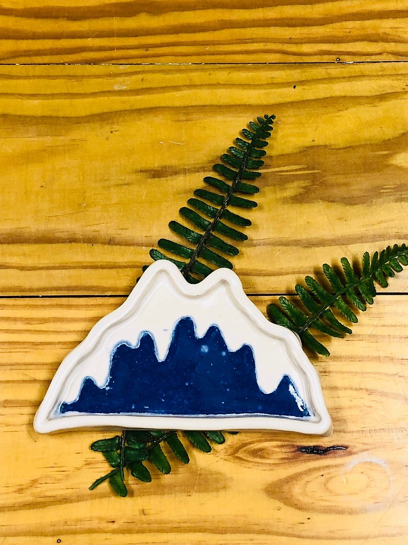 心裡的山-小山造型置物盤 - 碟子/醬料碟 - 陶 藍色