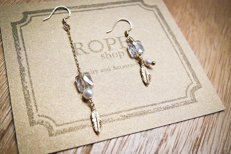 ROPEshop [Ling Guang Fei Yu] Asymmetrical style earrings. - ต่างหู - โลหะ สีทอง