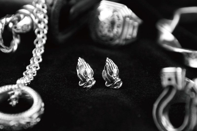 【METALIZE】Pray Hand Earrings (925 Sterling Silver) - Earrings & Clip-ons - Other Metals 