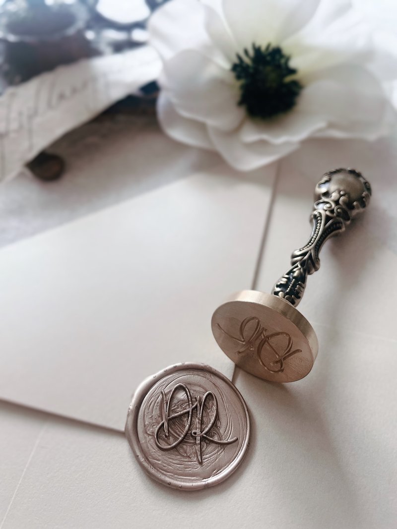 PERSONALIZED WAX SEAL STAMP IN WILD ROSE  CUSTOM DESIGN WITH SEALING WAX 50s - ตราปั๊ม/สแตมป์/หมึก - ไม้ สีดำ