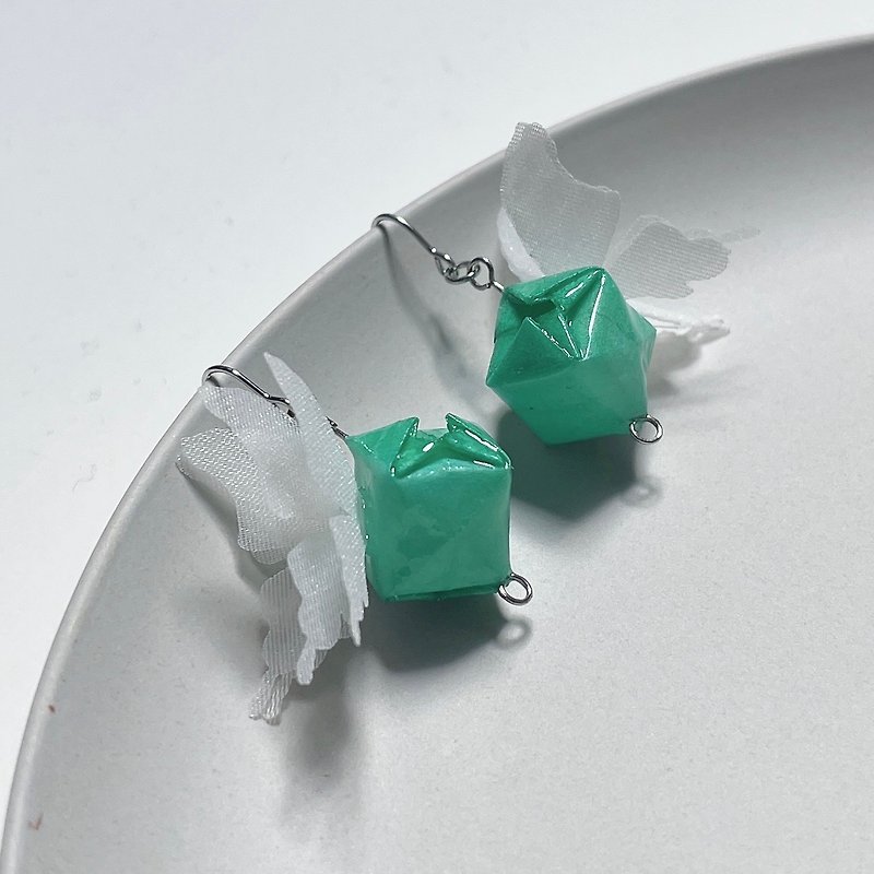 和紙と蝶のピアス - 耳環/耳夾 - 紙 綠色