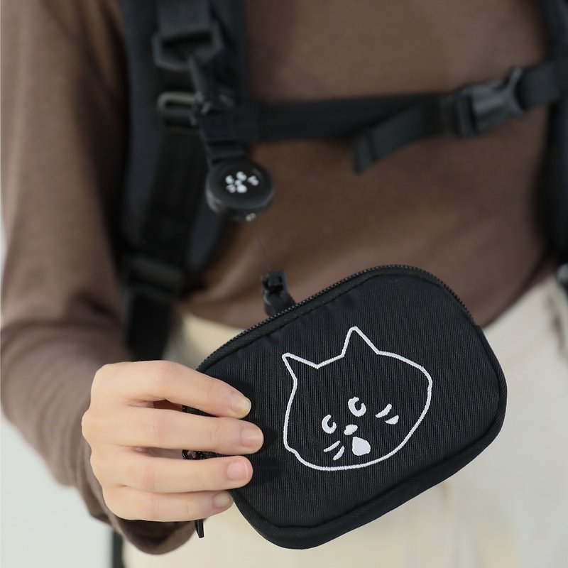 Cat day murmur 格納式ジッパーバッグ-にゃーNYA | つぶやき 電動刺繍小銭入れ - 財布 - ポリエステル ブラック