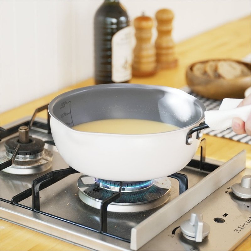 CB Japan copan系列 Aggta 刻度油炸平底深鍋 20cm - 鍋子/烤盤 - 鋁合金 