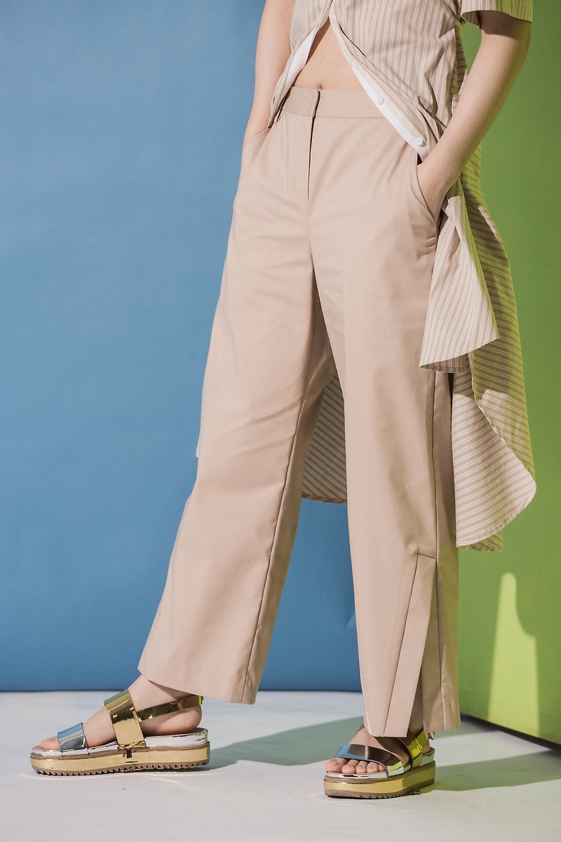 Cropped Khaki pants with side slits - กางเกงขายาว - ผ้าฝ้าย/ผ้าลินิน สีกากี
