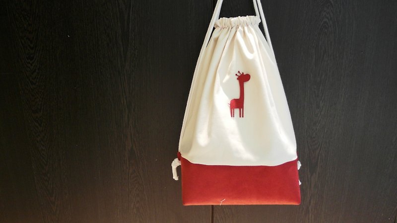 長頸鹿兒的束叩袋(圖案可客製化) - 水桶袋/索繩袋 - 其他材質 