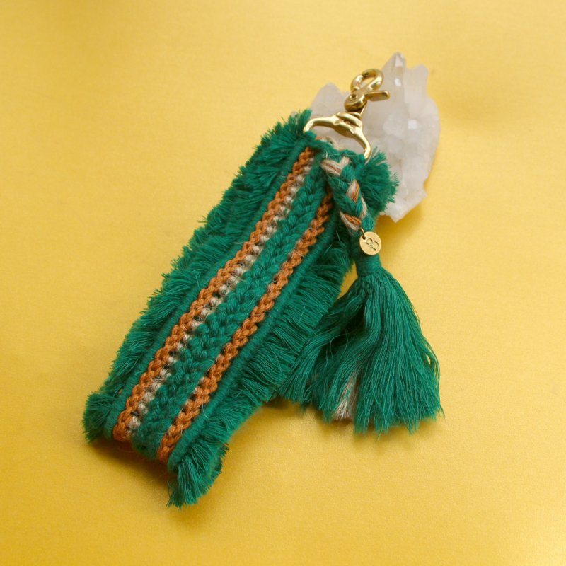 Fantic island Macramé Keychain Phone Phone strap - เชือก/สายคล้อง - ผ้าฝ้าย/ผ้าลินิน สีเขียว