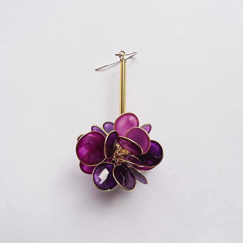 <Violet> Unilateral shape handmade resin earrings / hanging models / earring / accessories - Earrings & Clip-ons - Other Materials Purple