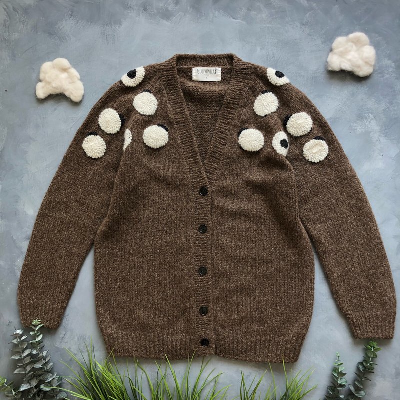 Sheeps Adult cardigan, hand knitted cardigan with embrodery - สเวตเตอร์ผู้หญิง - ขนแกะ สีนำ้ตาล