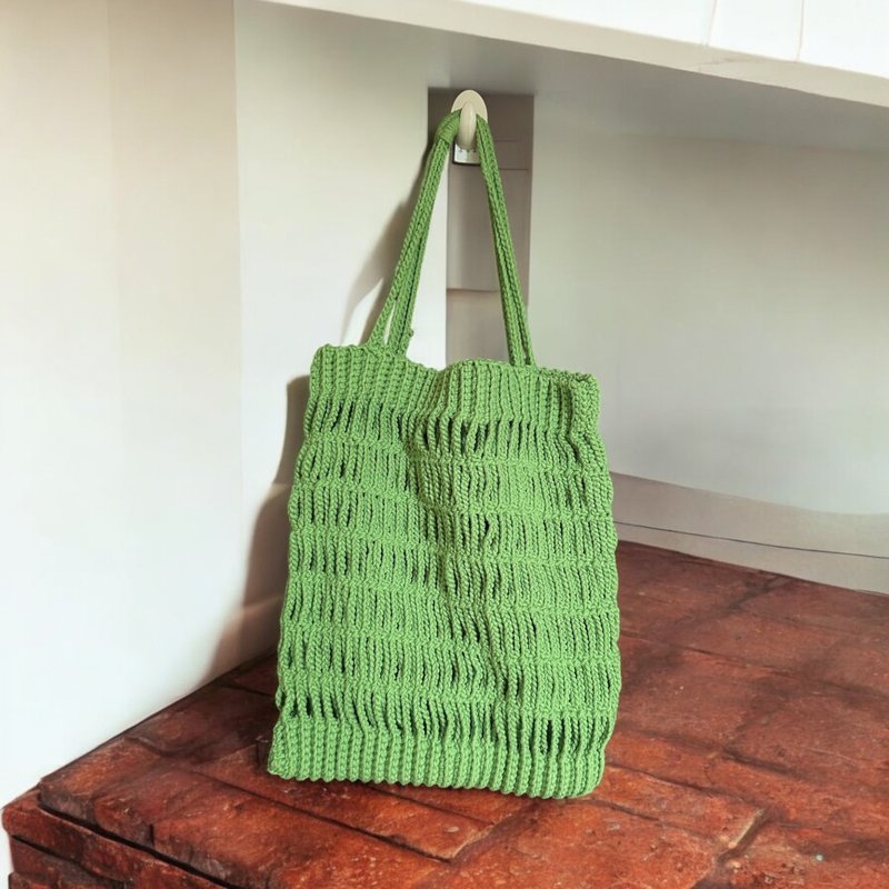 stylish and eco-friendly green tote bag - กระเป๋าแมสเซนเจอร์ - ผ้าฝ้าย/ผ้าลินิน สีเขียว