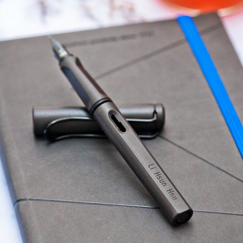 LAMY colorful fountain pen gift box/safari hunter series-matte black - ปากกาหมึกซึม - พลาสติก สีดำ