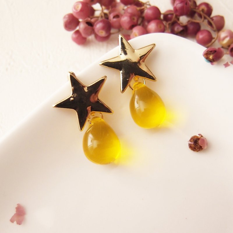 yellow. Things about the stars. Clip Earrings, Pin Earrings-Surprise at the end of the year - Earrings & Clip-ons - Other Metals Yellow
