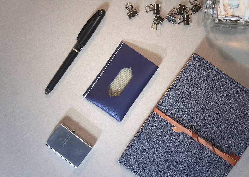 Treasure Blue Card Leather Case - ที่ใส่บัตรคล้องคอ - หนังแท้ สีน้ำเงิน