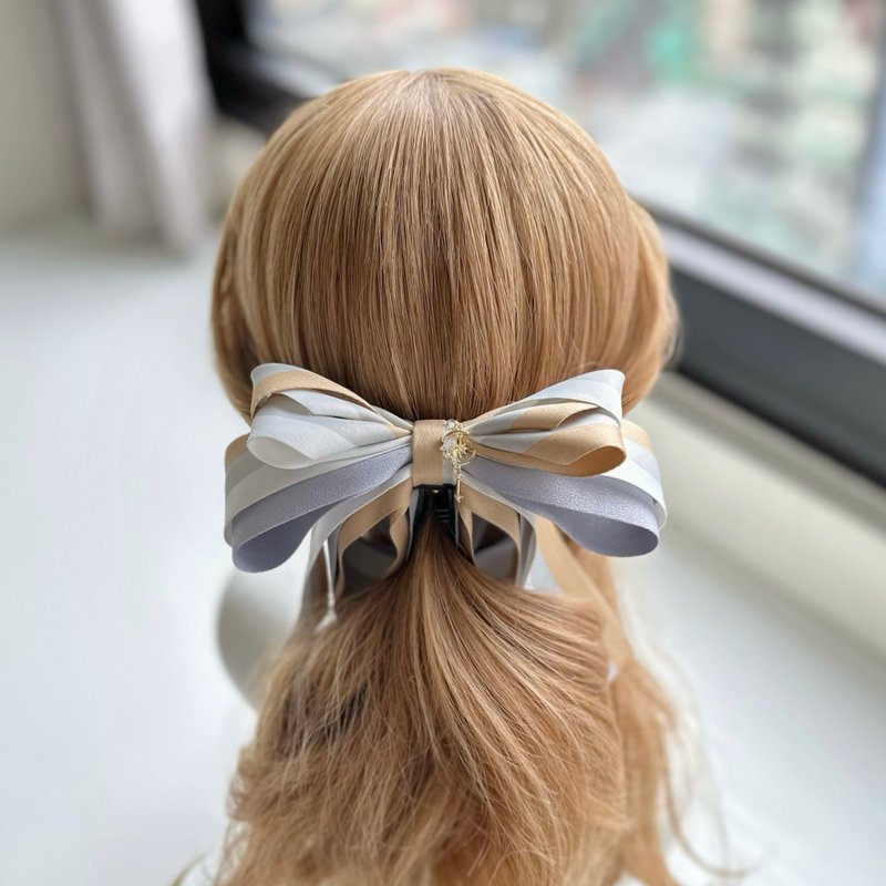 Exclusive line three-dimensional bow intersecting clip banana clip fairy clip hair clip - coffee gray - เครื่องประดับผม - วัสดุอื่นๆ สีกากี