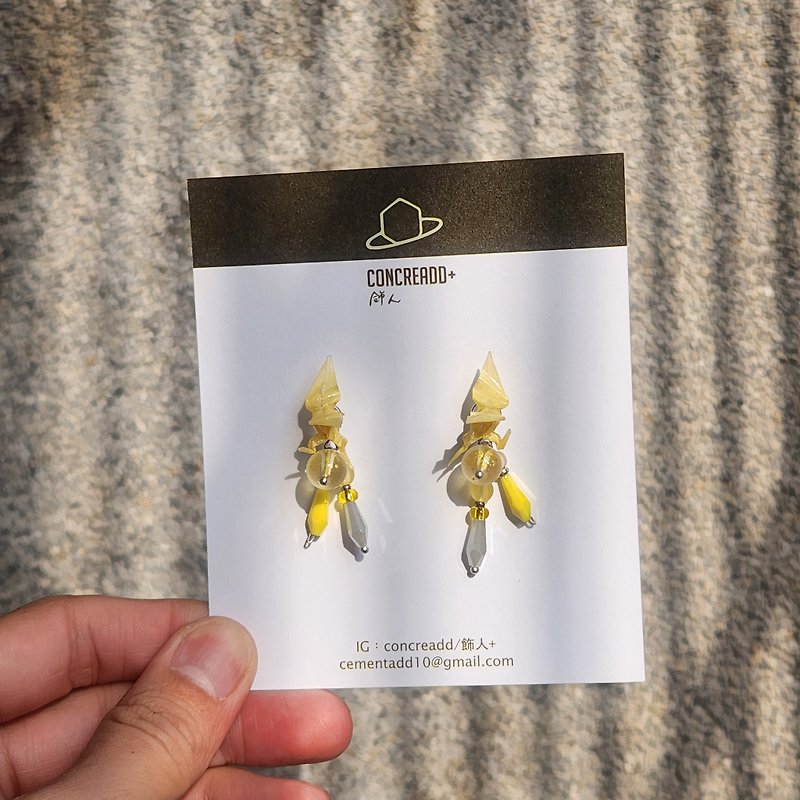 Year of the Dragon Feilong origami waterproof jewelry ear pins and ear plugs two-wear design - ต่างหู - กระดาษ สีเหลือง