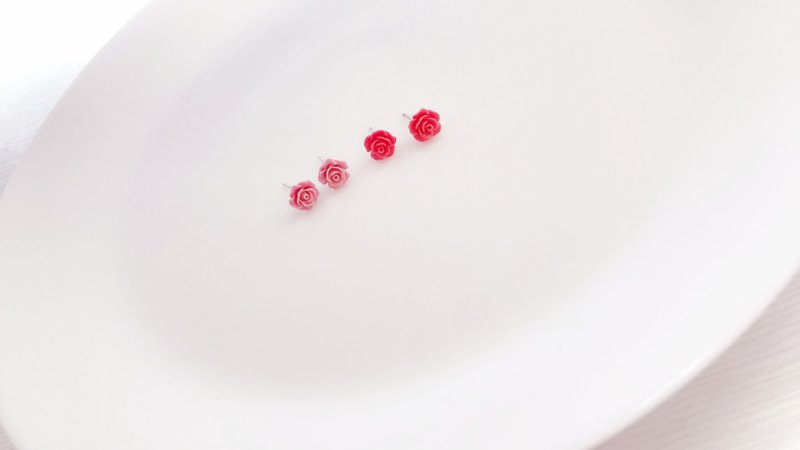 elegant red rose handmade clay red rose stud earrings - ต่างหู - ดินเหนียว 