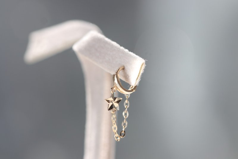純14K Star Chain Earring 星星墜鍊耳扣耳環 (單個) - 耳環/耳夾/耳骨夾 - 貴金屬 金色