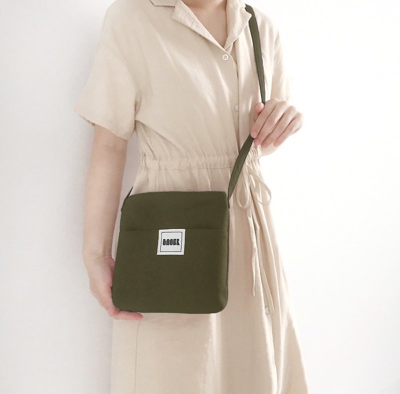 Simple and lightweight square toast cross-body bag / army green - Messenger Bags & Sling Bags - Other Materials Green