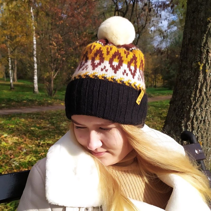 Warm jacquard knitted pompom hat | レディース帽子 - หมวก - ขนแกะ หลากหลายสี