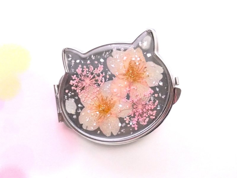 Sakura Nyan Cherry Blossom Pressed Flower Double Sided Compact Mirror - อุปกรณ์แต่งหน้า/กระจก/หวี - พืช/ดอกไม้ สึชมพู