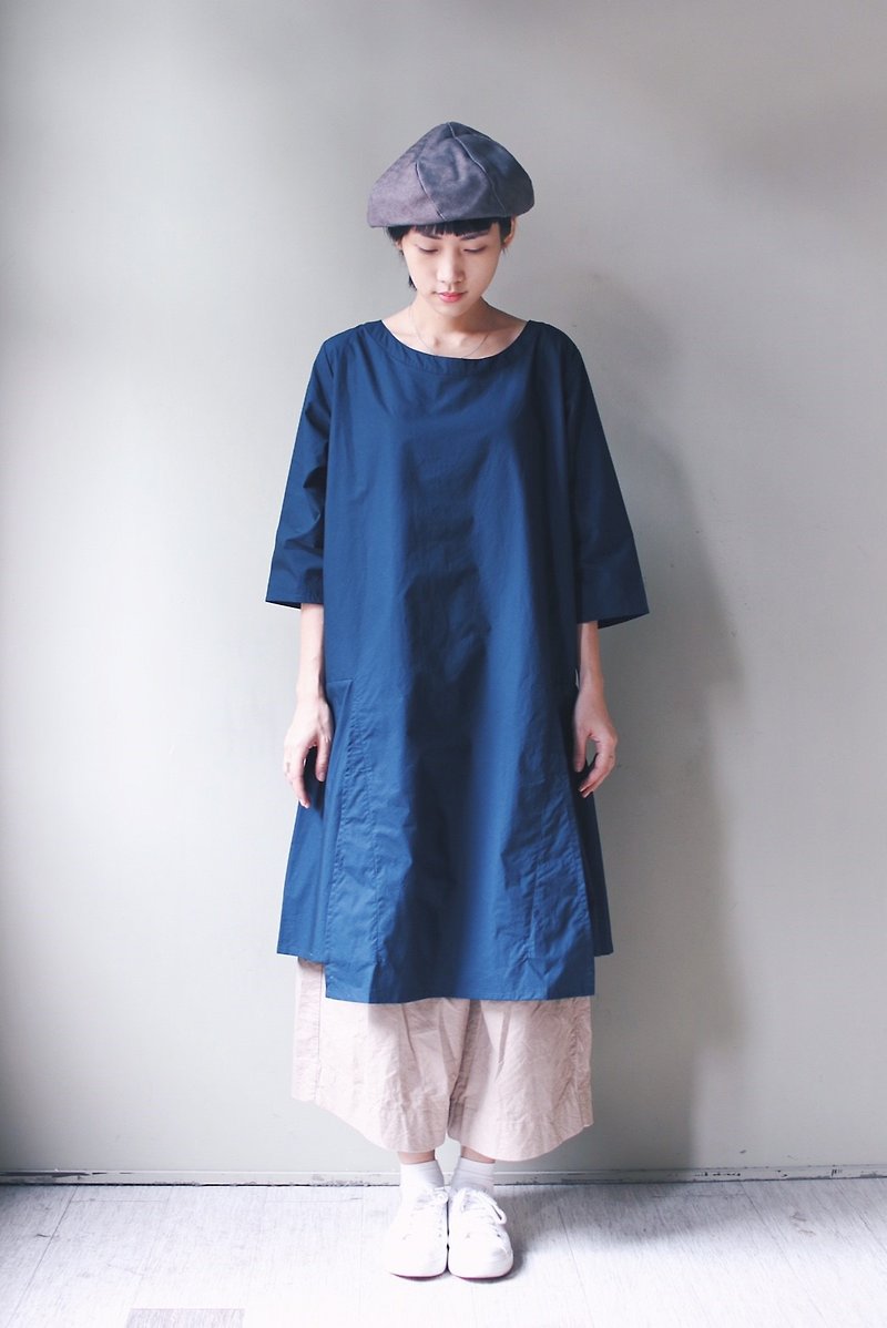 Omake奧黛圓領七分袖連身洋裝（丈青） - 連身裙 - 棉．麻 藍色