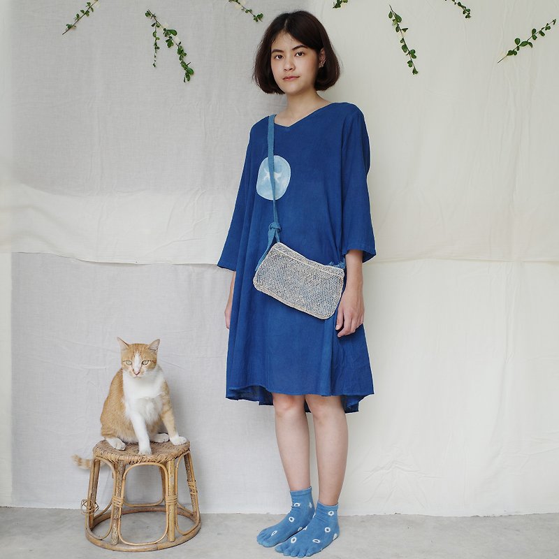 Cat in the Blue moon dress / natural indigo / 100% soft cotton - ชุดเดรส - ผ้าฝ้าย/ผ้าลินิน สีน้ำเงิน