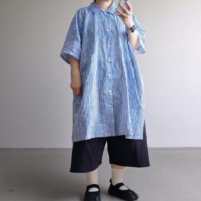 限量一件歪歪的藍線超寬長版四方襯衫 - 女襯衫 - 棉．麻 藍色